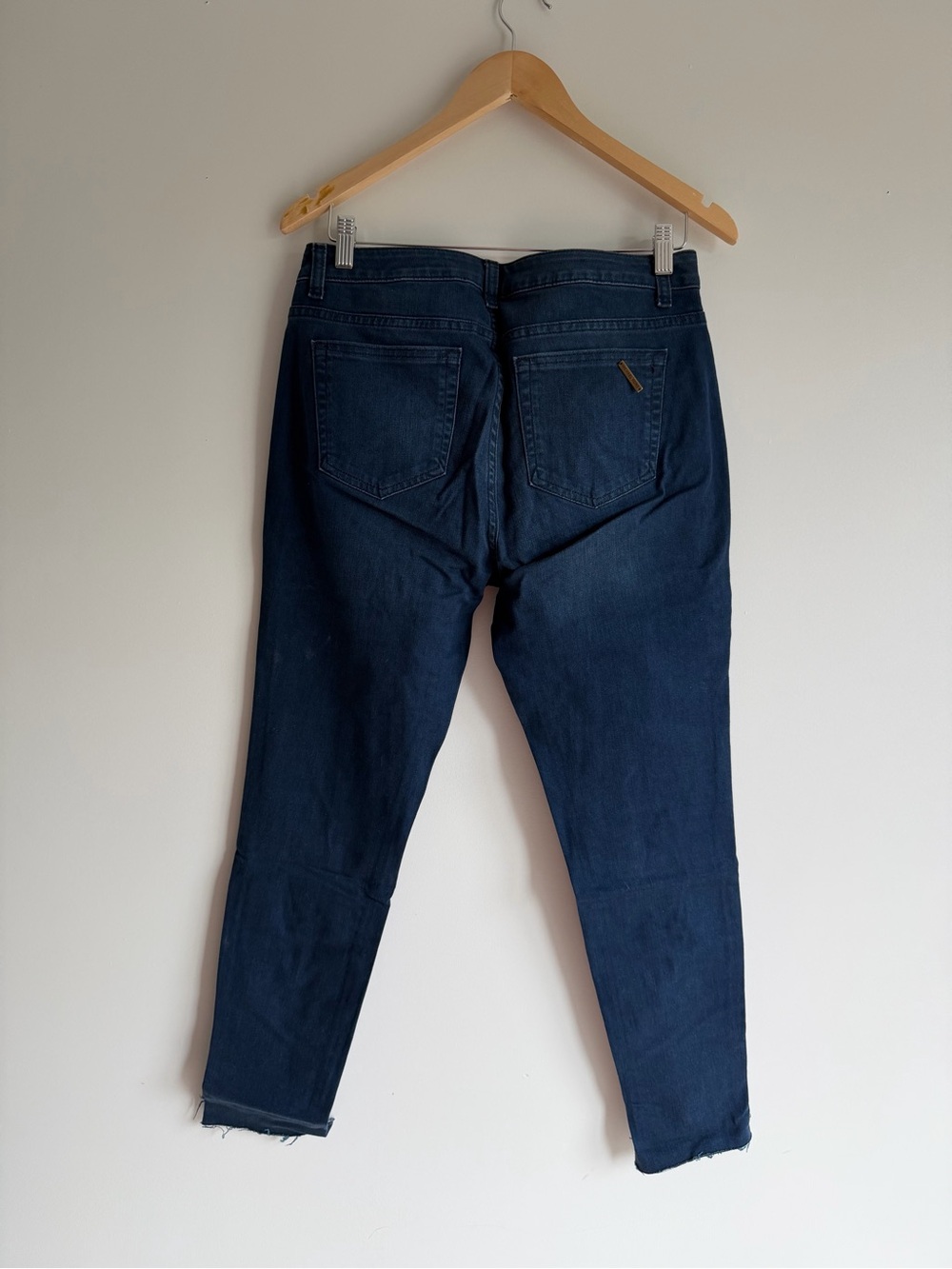 Michael Kors Skinny Ankle Jeans | Dark Wash | Raw Hem | Size 6 - Picture 5 of 7
